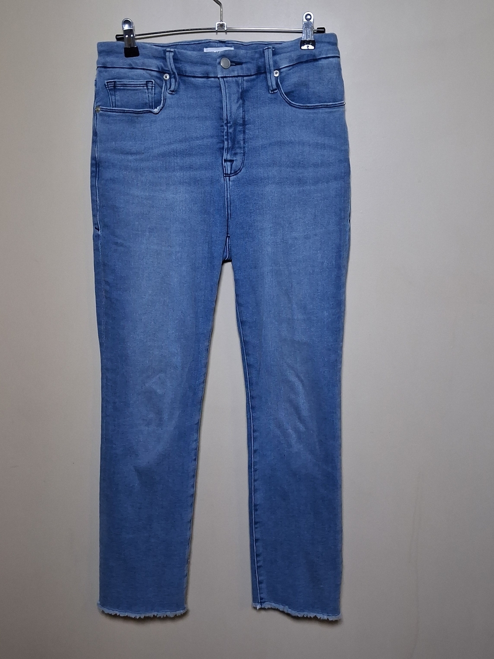 Good American Good Legs Straight Split Pocket Jeans; Size 8/29